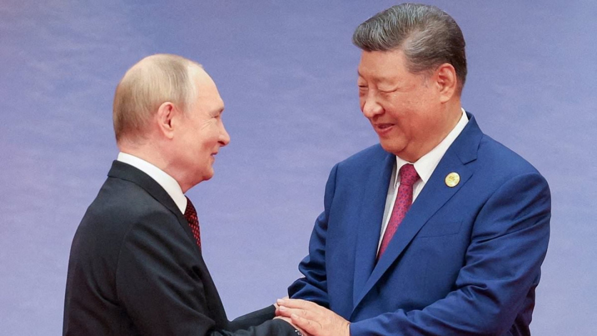 White House Issues Memo on New Strategy: Defer to Putin and Xi