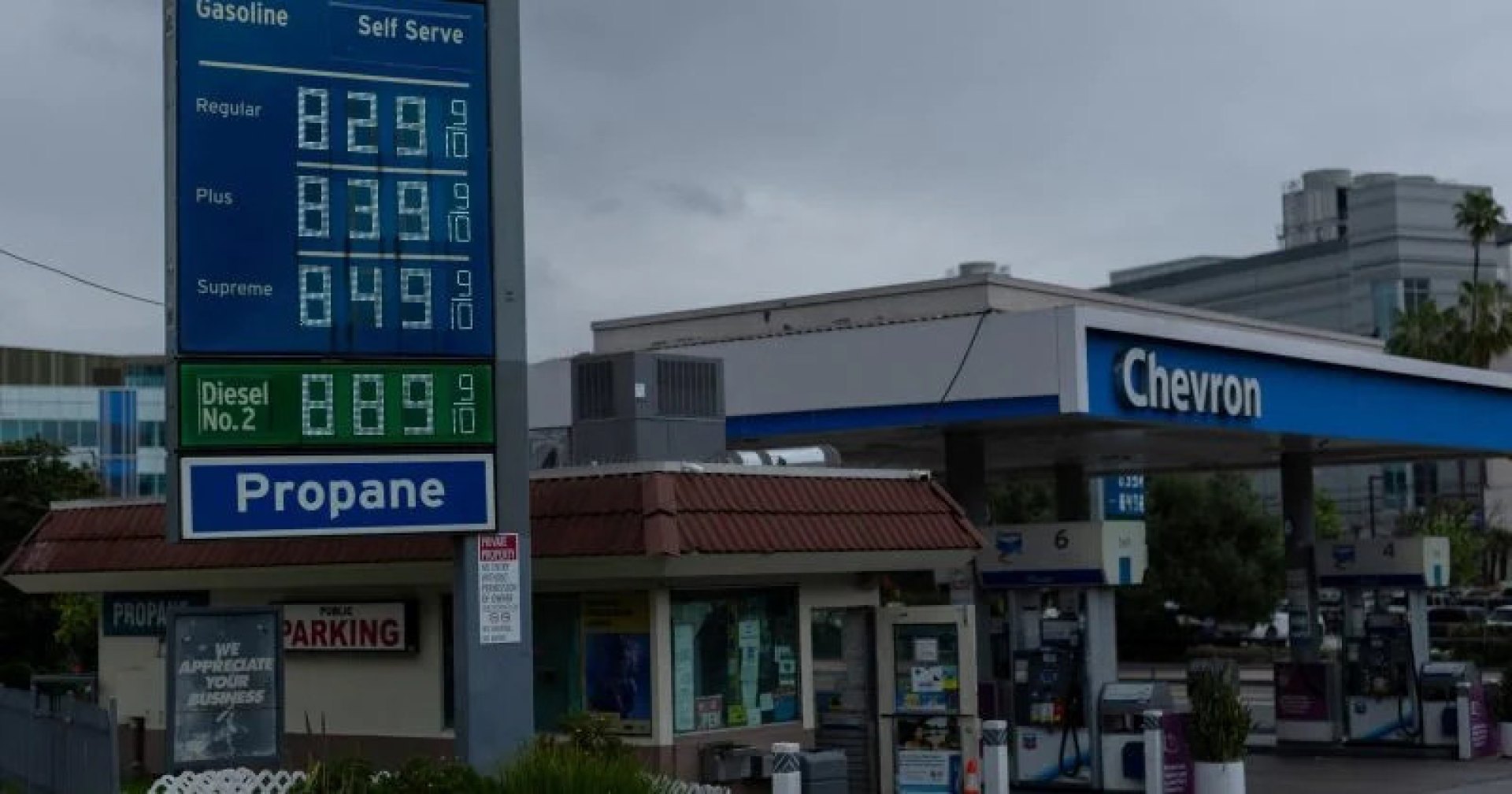US Gas Prices Exceed $4 Amid Middle East Tensions