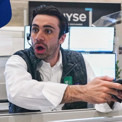 Stocks Rise as Oil Prices Fall Amid Middle East Tensions